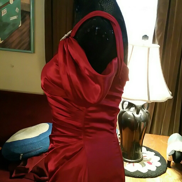 Special occasion dress - Picture 3 of 7